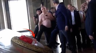 Anıtkabir'de Özgür Özel'e soğuk duş