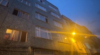 Fatih'te cam silerken 5'inci kattan apartman boşluğuna düşen kadın öldü