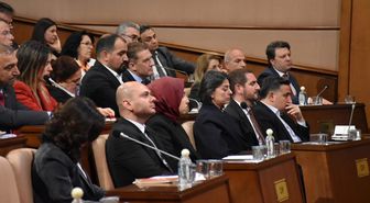 CHP'li İBB Meclis üyeleri taraflarını belli etti: Yerimiz Özgür Özel'in yanıdır