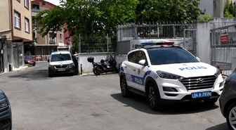 Eyüpsultan'da ders sırasında 2. kattan atlayan öğrenci hastaneye kaldırıldı