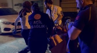 Psikolojik sorunları olan adam hem kendini hem annesini bıçakladı