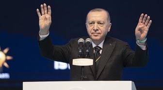 AK Parti'de Adana, Diyarbakır, Giresun ve Siirt il başkanları görevden alındı