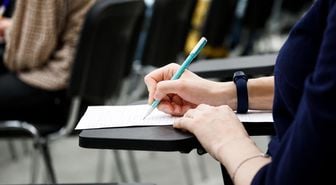 Öğretmen adayları dikkat! Milli Eğitim Akademisi Giriş Sınavı ertelendi, işte yeni tarih