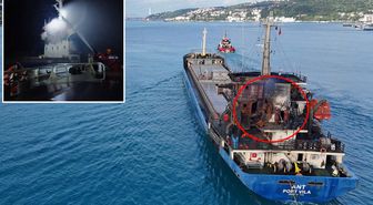 Ukrayna'da dron saldırısına uğrayan Türk gemisi, İstanbul Boğazı'ndan geçti