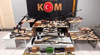 Uşak'ta silah ve tarihi nitelikteki tüfekler ele geçirildi