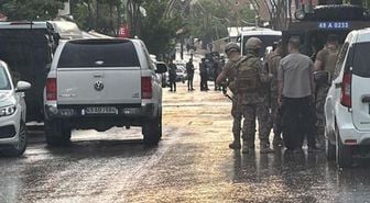 İşitme engelli kardeşini ve bir polis memurunu yaralayan şüpheli, operasyonla etkisiz hale getirildi