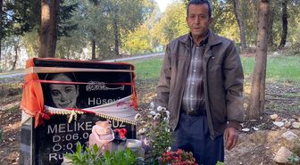 Kızının mezarından ayrılmıyordu! Kanserden hayatını kaybetti