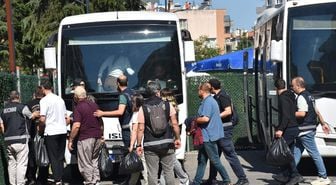 Ege Üniversitesi'nde yolsuzluk operasyonunda 41 şüpheli adliyede