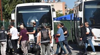 Ege Üniversitesi'ndeki yolsuzluk operasyonunda, eski başhekim ve dekan tutuklandı