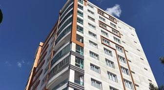 Diyarbakır'da evinin balkonundan atlayan çocuk hayatını kaybetti