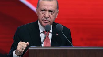 Cumhurbaşkanı Erdoğan'dan muhalefete eleştiri: Dış politkayı bırakın, gidin koltuk peşinde koşun