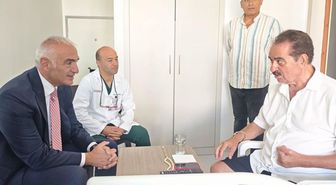 Bakan Ersoy'dan İbrahim Tatlıses'e geçmiş olsun ziyareti