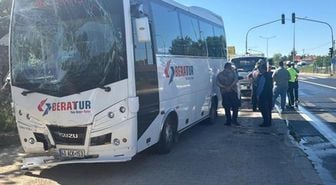 Kırşehir'de işçi servislerinin karıştığı kazada 17 kişi yaralandı