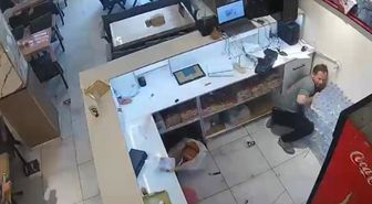 Hakkari'de iş yerinde yaşanan patlama anı kamerada