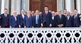 Gül, Babacan, Davutoğlu, Erbakan ve Arıkan aynı karede