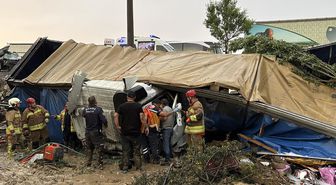 Manisa'da üç aracın karıştığı zincirleme kaza: 2 ölü, 4 yaralı