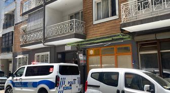 Maske ile kötü koku yayılan eve giren ekipler korkunç manzarayla karşılaştı