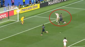 Azerbaycanlı spikerden Barış Alper'e sert tepki! Kaçan gole canlı yayında isyan etti