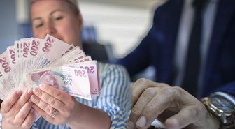 Cumhurbaşkanı Yardımcısı Cevdet Yılmaz'dan memur ve emekli maaşlarıyla ilgili mesaj