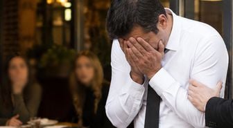 Kadın müşterilere 'Canım, balım, bekar mısın?' dedi, tazminatsız kovuldu
