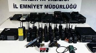 Malatya'da emniyetin frekanslarını dinledikleri iddia edilen 6 kişi yakalandı
