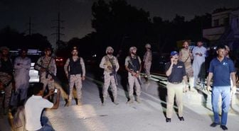 Pakistan'da askeri karargaha silahlı saldırı: 3 ölü