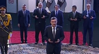 Cumhurbaşkanı Yardımcısı Yılmaz, Hamaney'in cenazesinin önünde dua okudu
