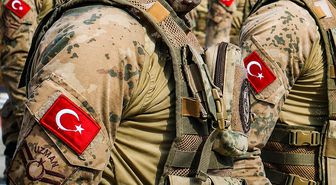 Uzman erbaş kanunu yasalaştı! Sözleşmeli erlere kamuda istihdam imkanı