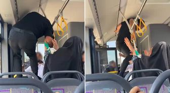 Otobüste tekme ve yumruklar havada uçuştu: Bir yolcu açılan kapıdan dışarı fırladı