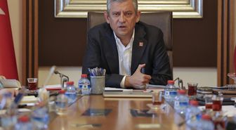 Bir ilk yaşanıyor! İşte Özgür Özel'in masasındaki anket sonuçları