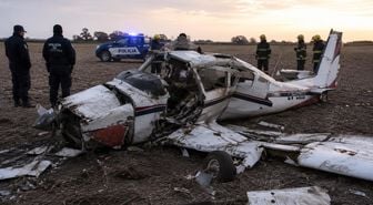 Arjantin'de eğitmen pilot kokpitten düştü, uçağı öğrencisi indirdi