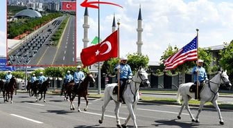 Erdoğan, Trump'ı Külliye'de muazzam bir törenle karşıladı; atlı birlikler göz doldurdu