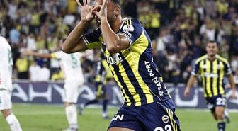 Cenk Tosun yeni takımına imzayı attı
