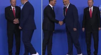 Rama fotoğraf çekimine spor ayakkabıyla katıldı, Erdoğan’ın bakışları dikkatlerden kaçmadı