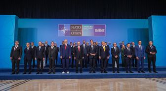 NATO Zirvesi'nde liderlerden aile fotoğrafı