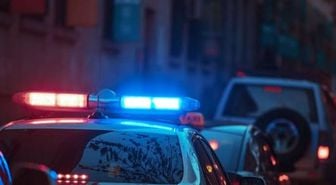 Küçükçekmece'de market sahibine kurşun yağmuru: İş yerinin önünde dehşeti yaşadı