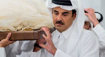 Katar Eski Emiri Şeyh Hamad Bin Halife Al Sani son yolculuğuna uğurlandı, tabutunu oğlu omuzladı