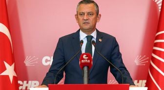 Özgür Özel'in ekibi olağanüstü kurultay için çağrı heyeti talebiyle mahkemeye başvurdu