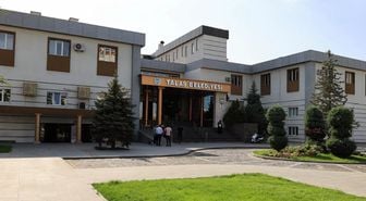 AK Parti Kayseri İl Başkanı, uyuşturucudan tutuklanan avukatın CHP'li meclis üyesi olduğunu açıkladı