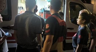 Ailevi sorunlar çatıya çıkardı! Polisin müdahalesi hayatını kurtardı