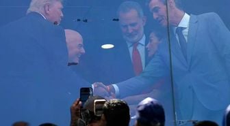 Dünya şaşkın! Trump ile Sanchez'den beklenmeyen kare