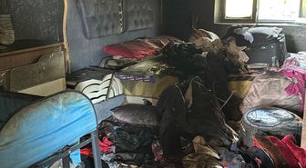 Yoldan geçen TIR sürücüsü fark etti, 22 kişilik aile faciadan döndü