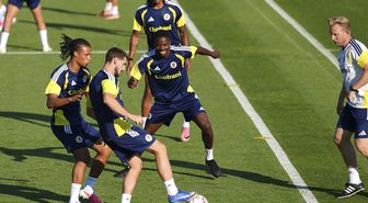 Fenerbahçe'den gece yarısı kadro değişikliği