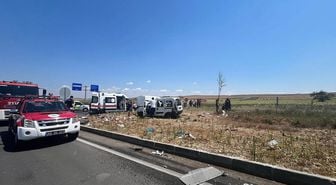 Tekirdağ'da kamyon ile otomobil çarpıştığı kazada 2 kişi hayatını kaybetti