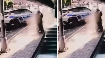 Fatih'te polis aracının motosiklete çarptığı kaza kamerada: 2'si polis 3 yaralı