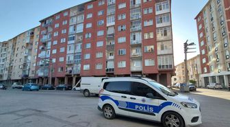 Eşinin tatilde olduğu sırada yatağında cansız bedeni bulundu