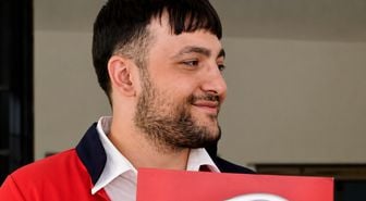 Benzin alev alınca alevlerin arasında kalan 22 yaşındaki genç hayatını kaybetti
