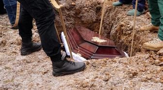 Hapse girmemek için kendi cenazesini düzenledi! Sonu umduğu gibi olmadı