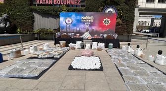 Suç örgütlerine yönelik operasyonlarda ele geçirildiler: Emniyette böyle sergilendiler