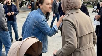 Başörtülü kadına ağza alınmayacak hakaretler: Saldırgan kadın tutuklandı